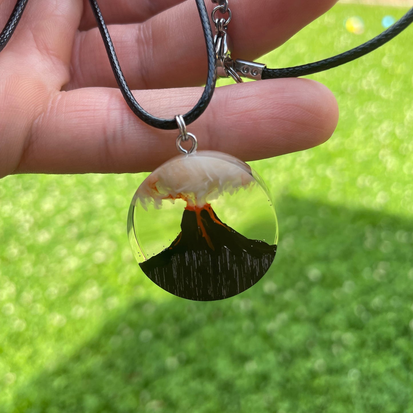 Epoxy pendant volcano 25 mm