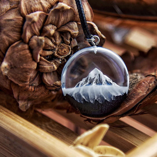 Epoxy Pendant thick fog in the mountains 25 mm.